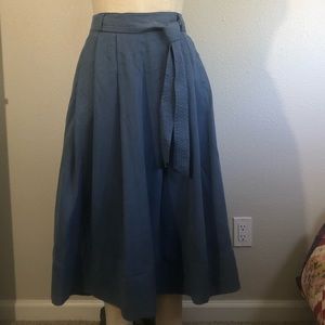 Banana Republic size 2 Tea length skirt